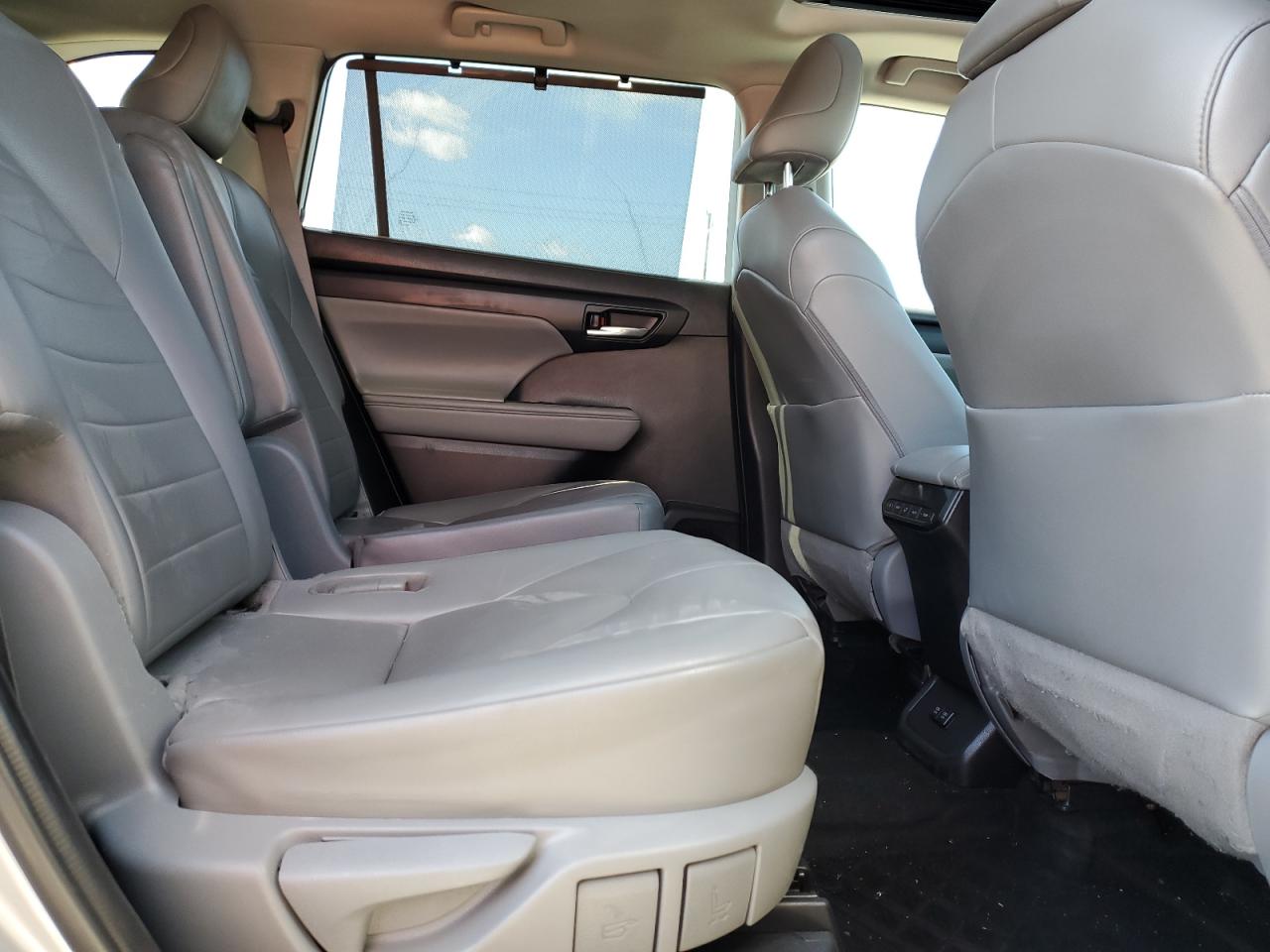 TOYOTA HIGHLANDER HYBRID XLE