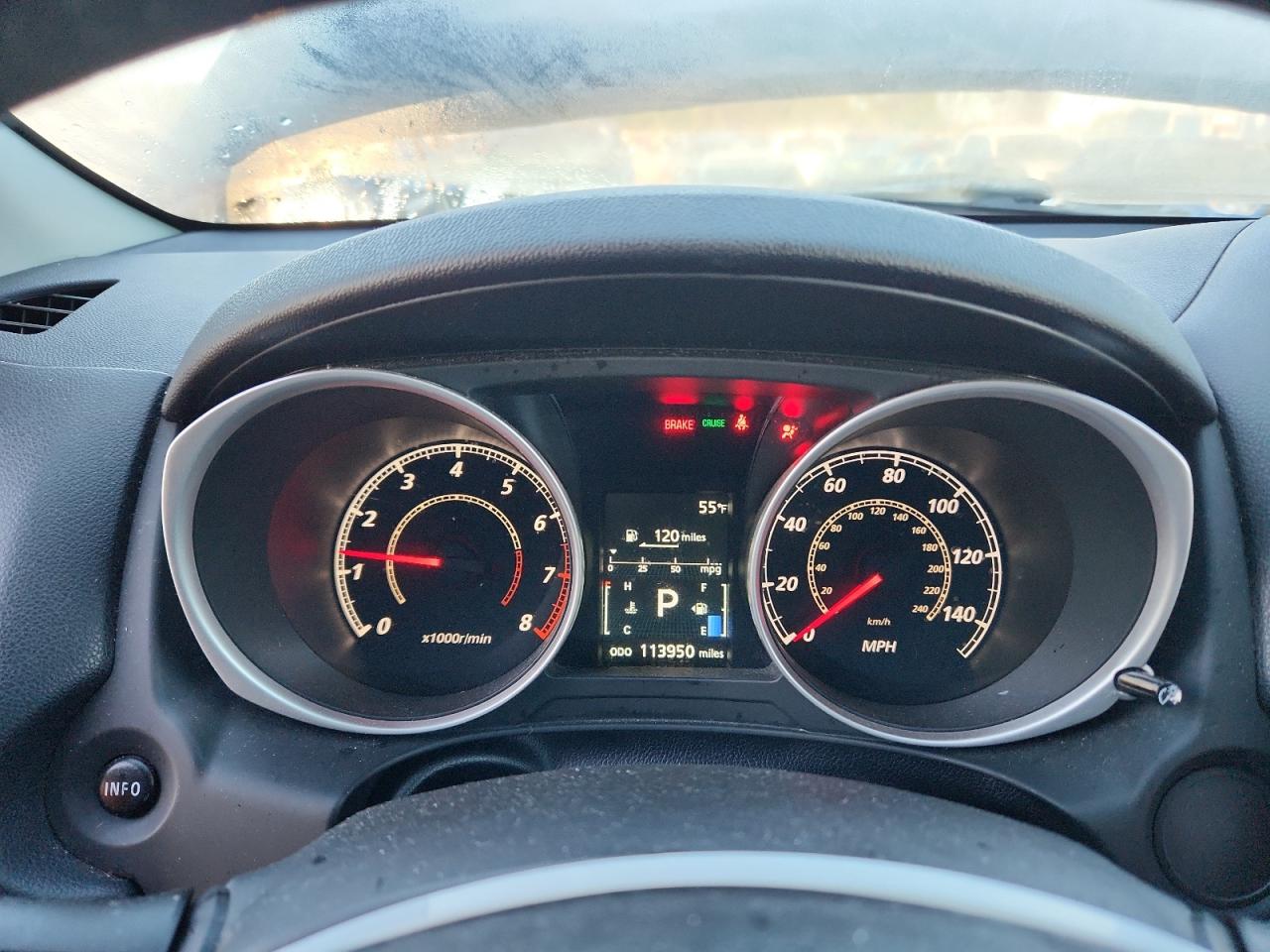 MITSUBISHI OUTLANDER ES