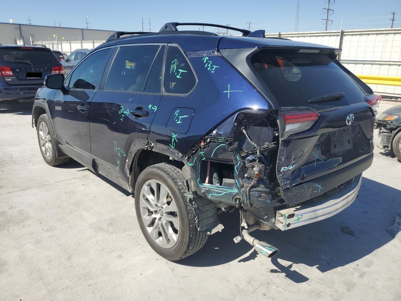 TOYOTA RAV4 XLE PREMIUM