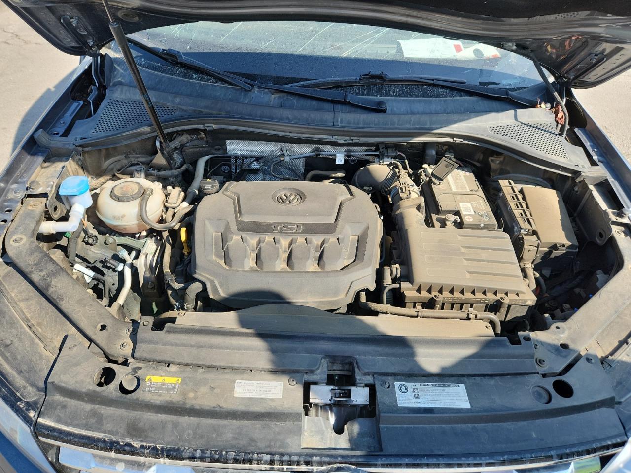 VOLKSWAGEN TIGUAN SE