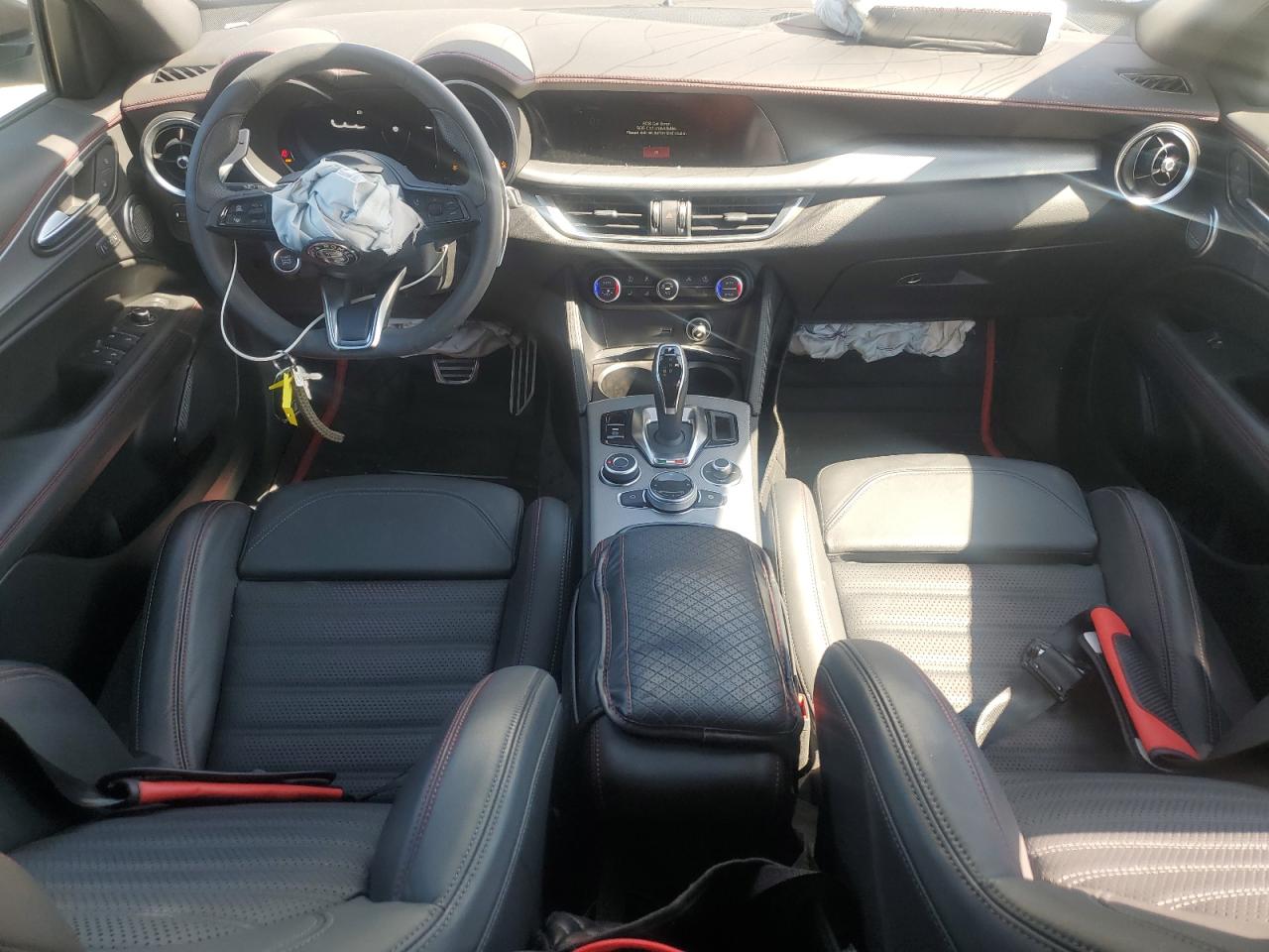 ALFA ROMEO STELVIO TRIBUTO ITALIANO