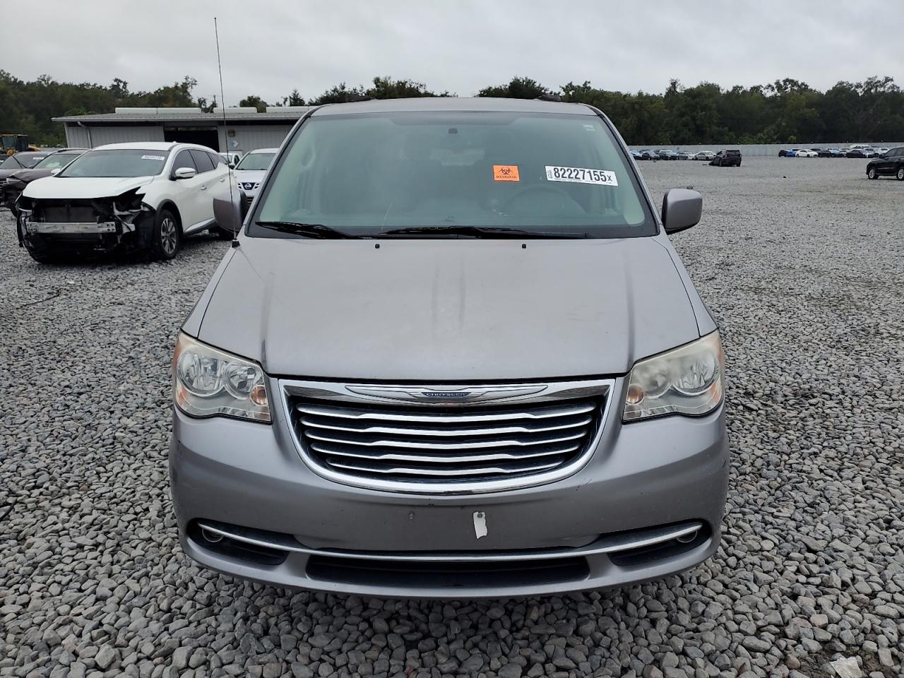 CHRYSLER TOWN & COUNTRY TOURING L