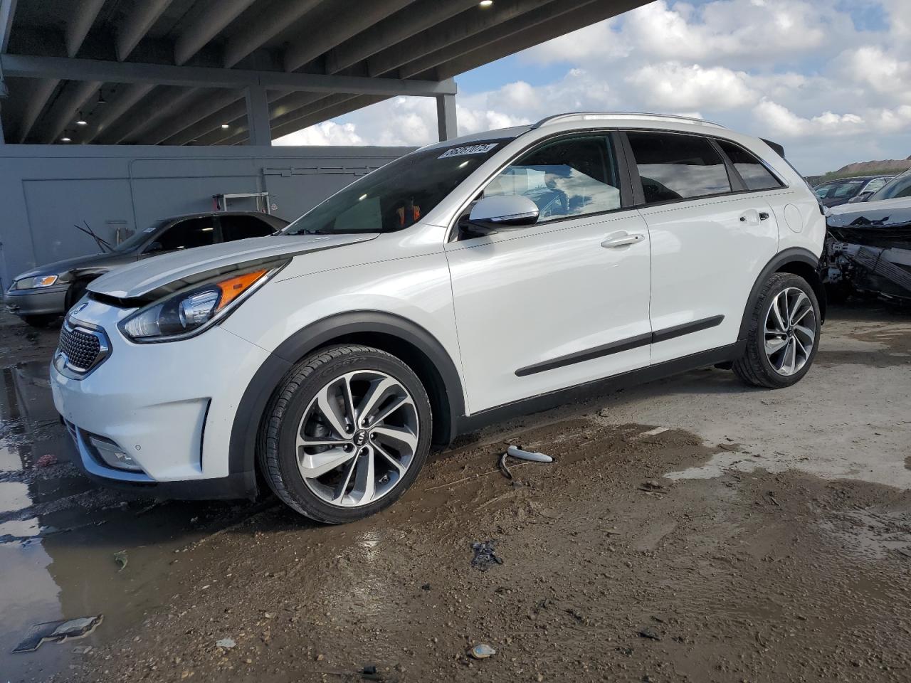 KIA NIRO EX TOURING