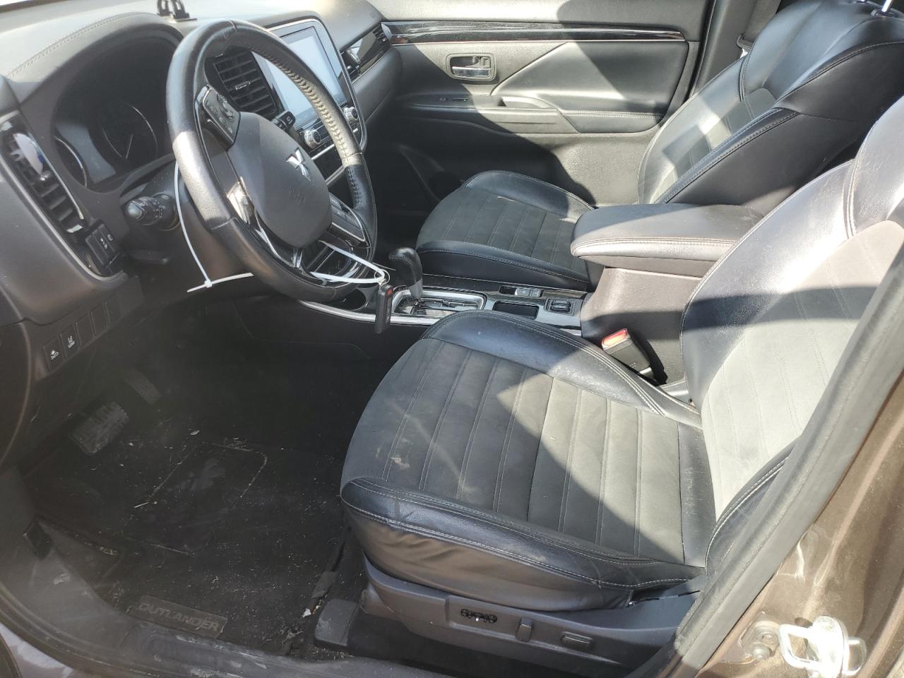 MITSUBISHI OUTLANDER SE