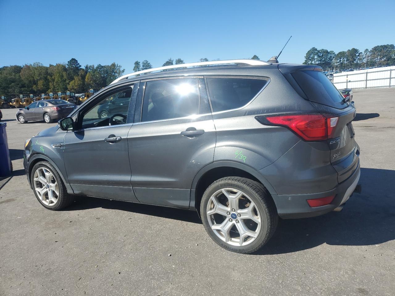 FORD ESCAPE TITANIUM
