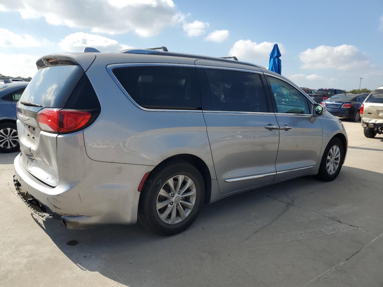 CHRYSLER PACIFICA TOURING L