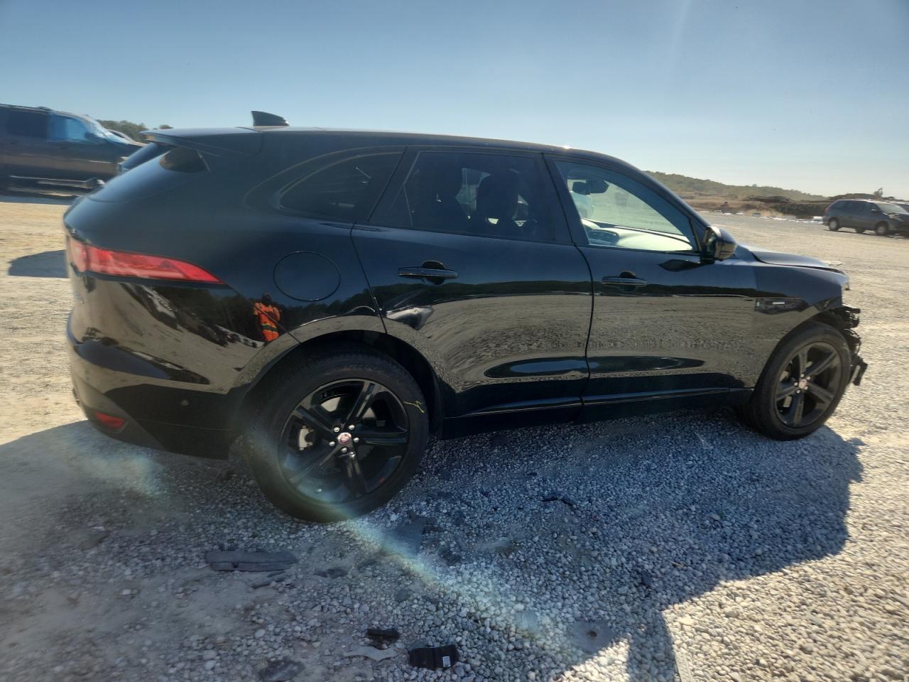 JAGUAR F-PACE R - SPORT