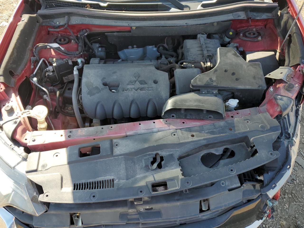 MITSUBISHI OUTLANDER SE