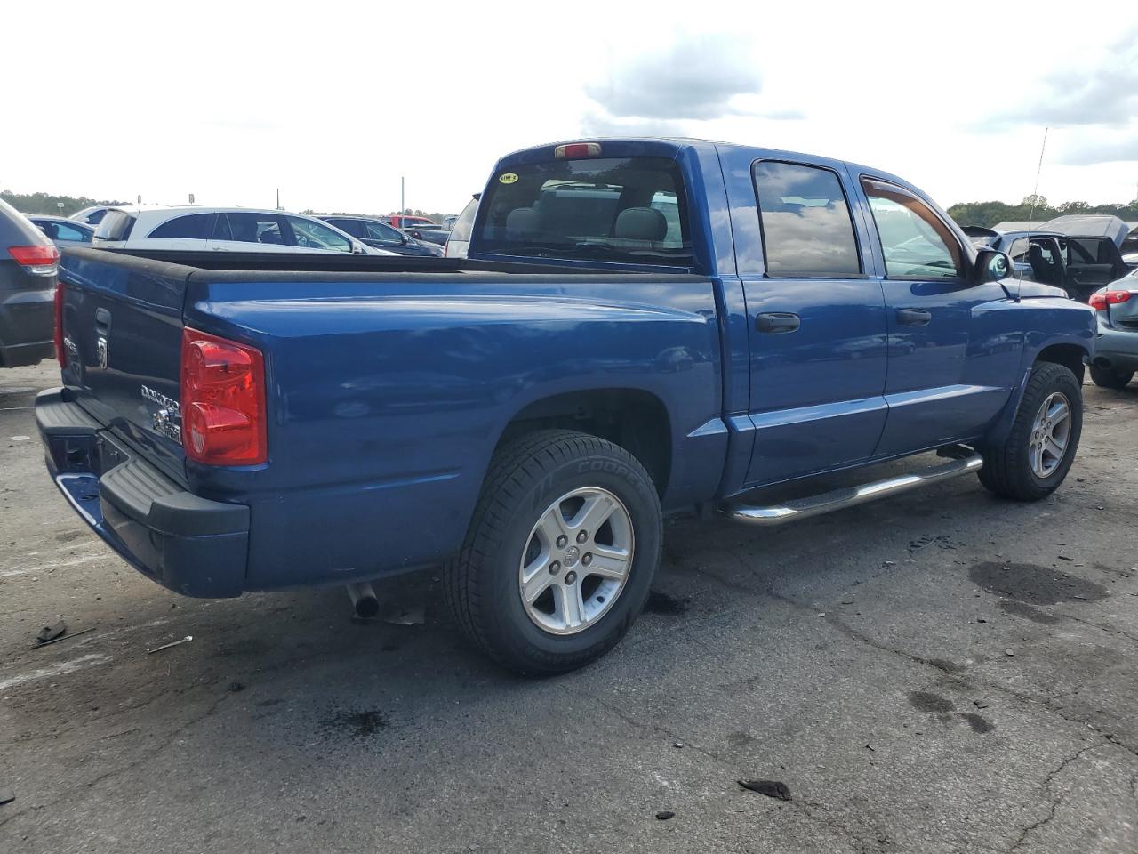 DODGE DAKOTA SLT