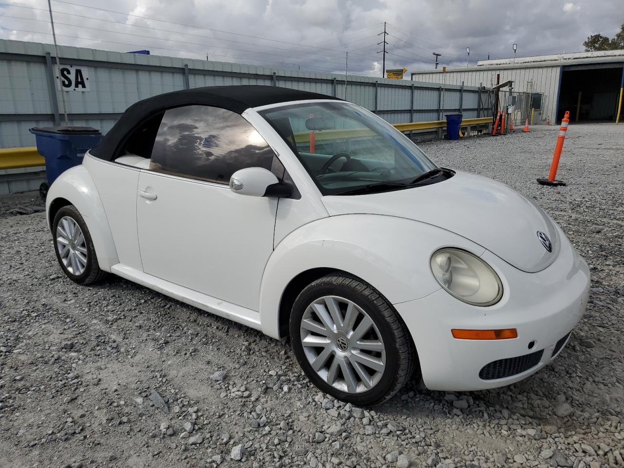 Lot #3305679731 2009 VOLKSWAGEN NEW BEETLE