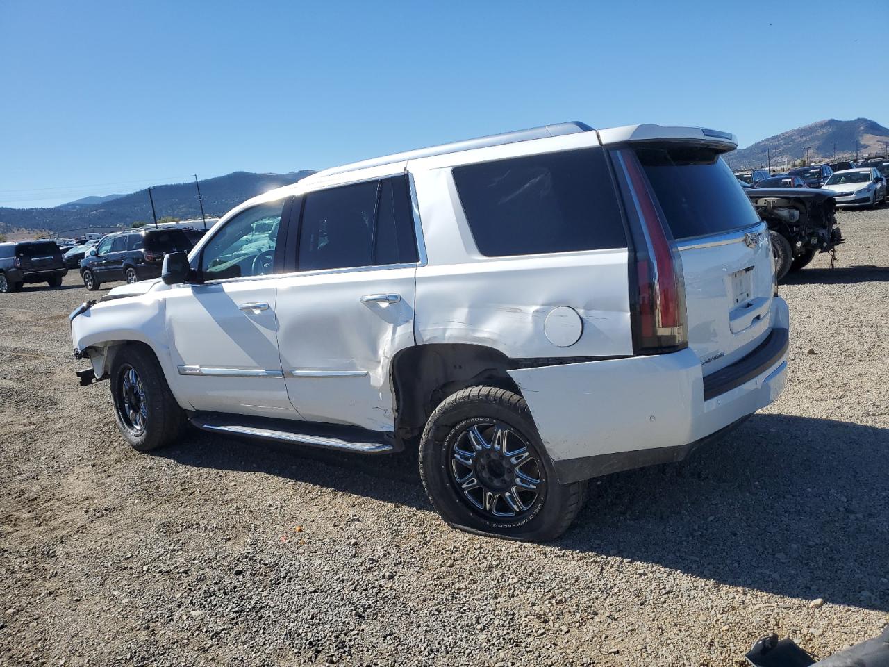 CADILLAC ESCALADE LUXURY