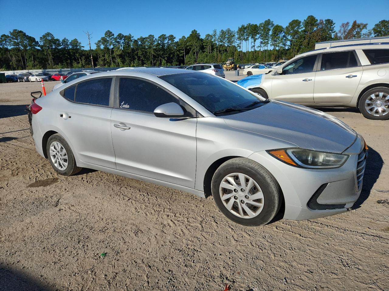 HYUNDAI ELANTRA SE