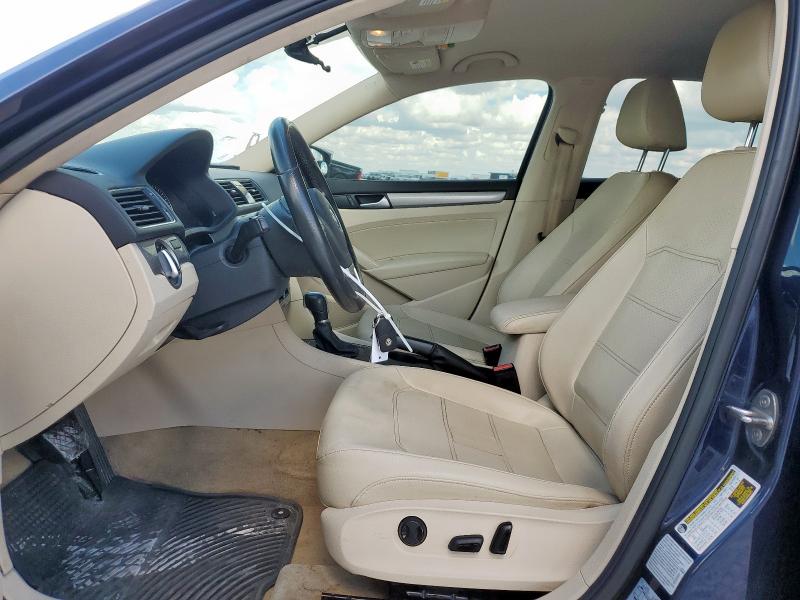 2015 VOLKSWAGEN PASSAT S - 1VWAT7A34FC114147