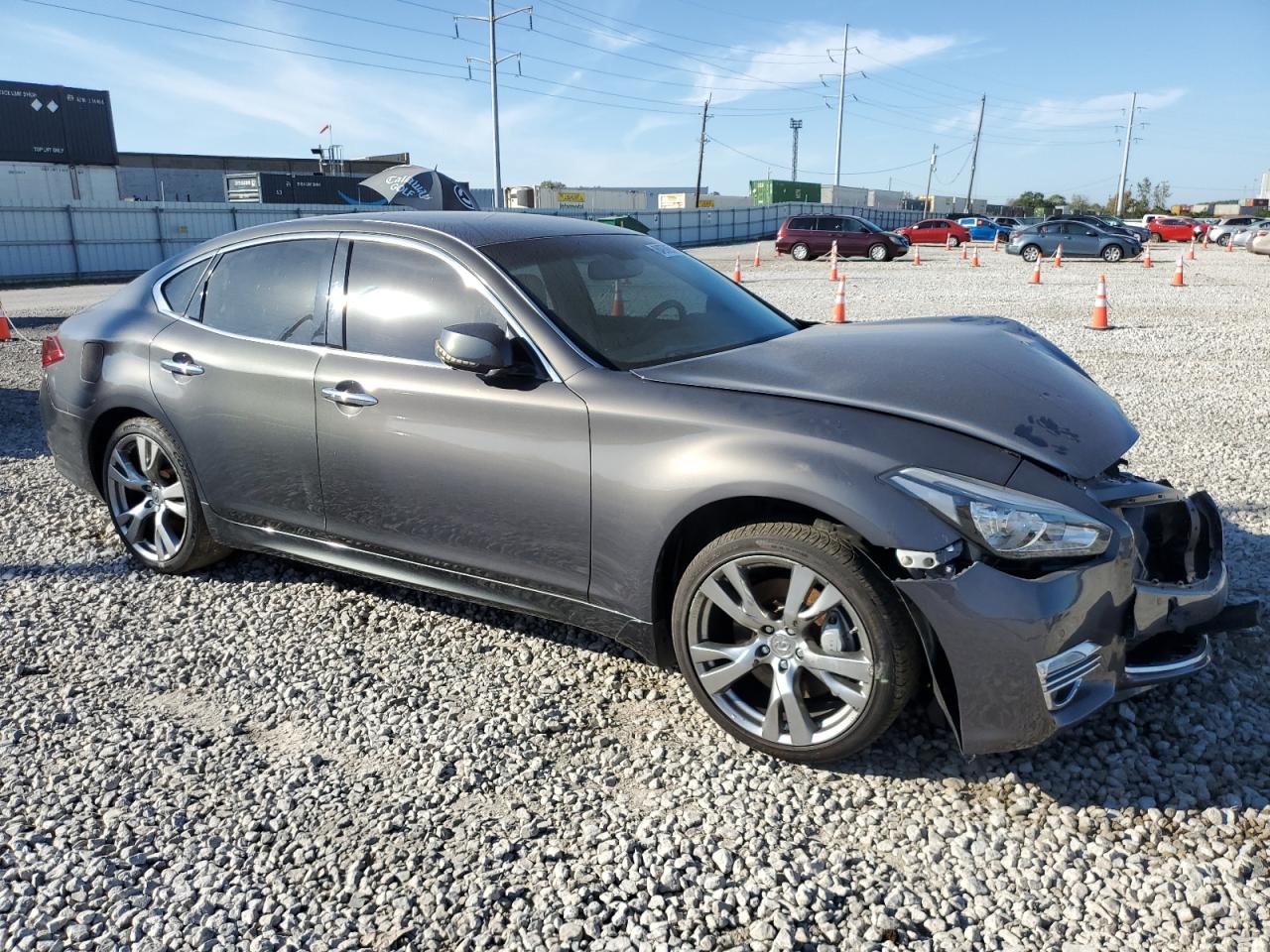 INFINITI Q70 3.7