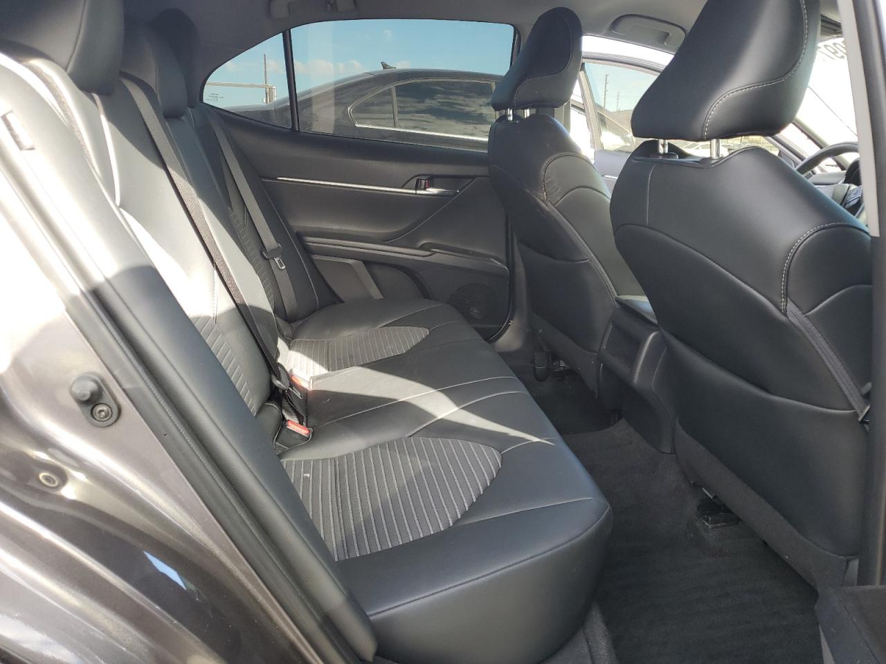 TOYOTA CAMRY SE NIGHT SHADE