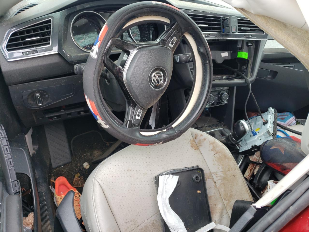 VOLKSWAGEN TIGUAN SE