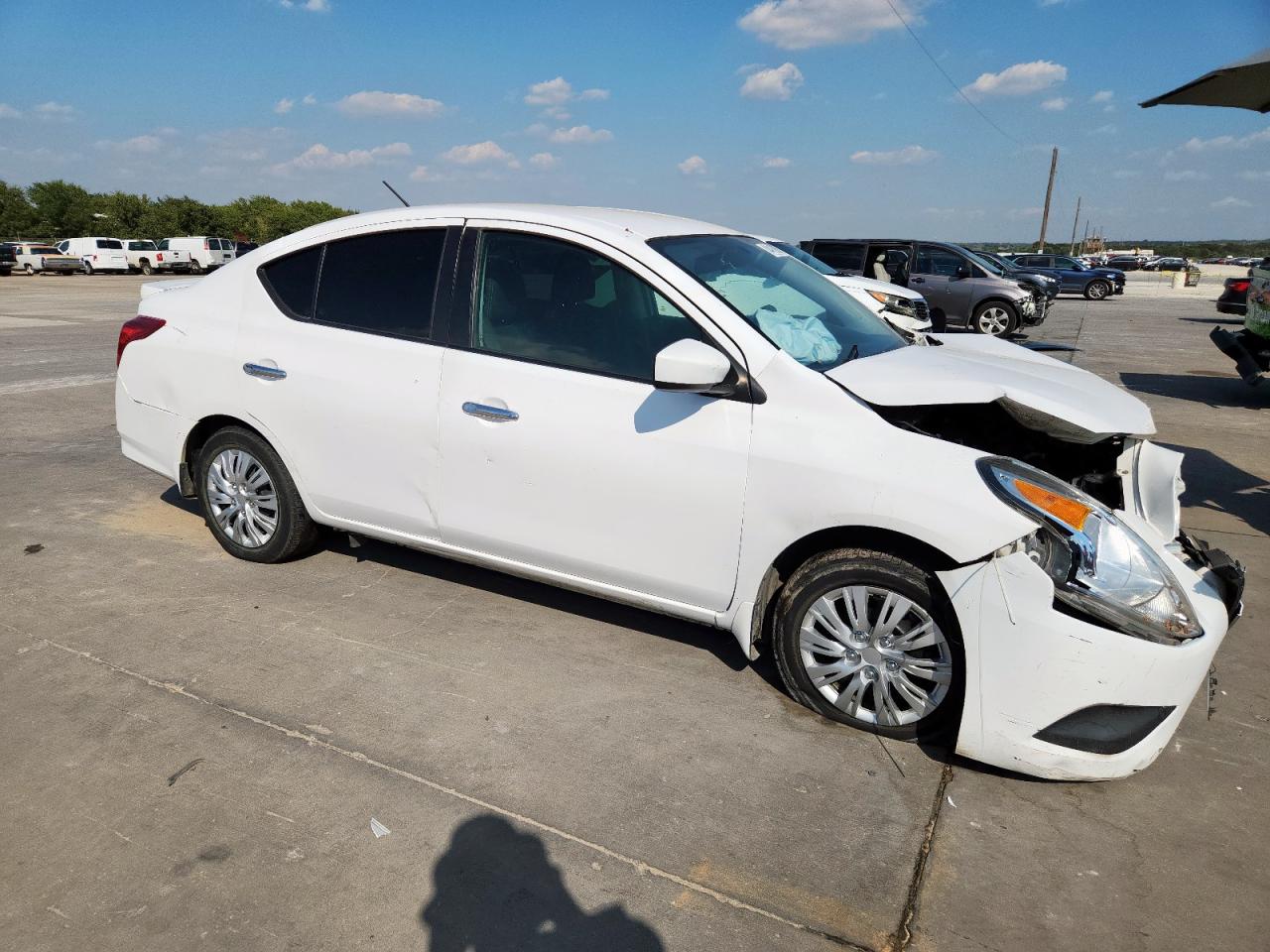 NISSAN VERSA S