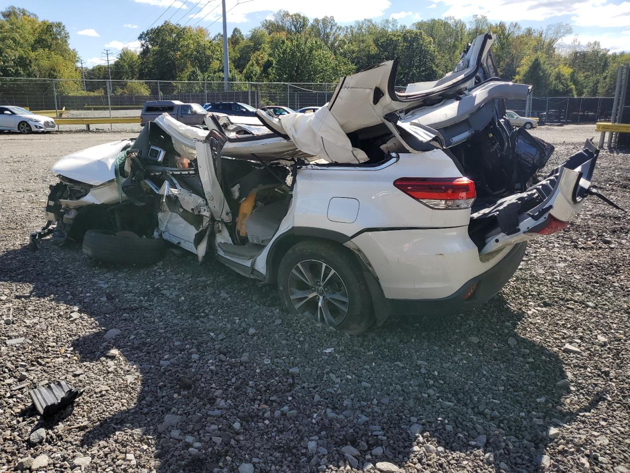 TOYOTA HIGHLANDER LE