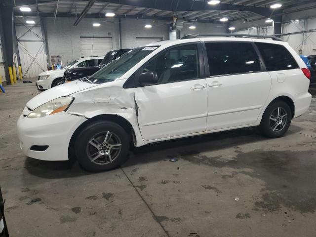 TOYOTA SIENNA CE