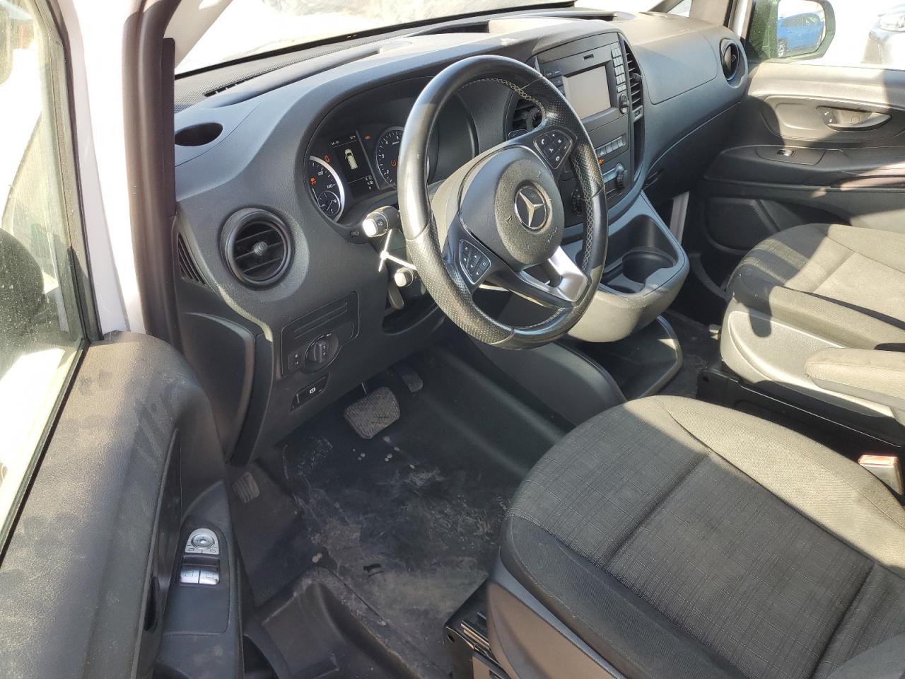 MERCEDES-BENZ METRIS