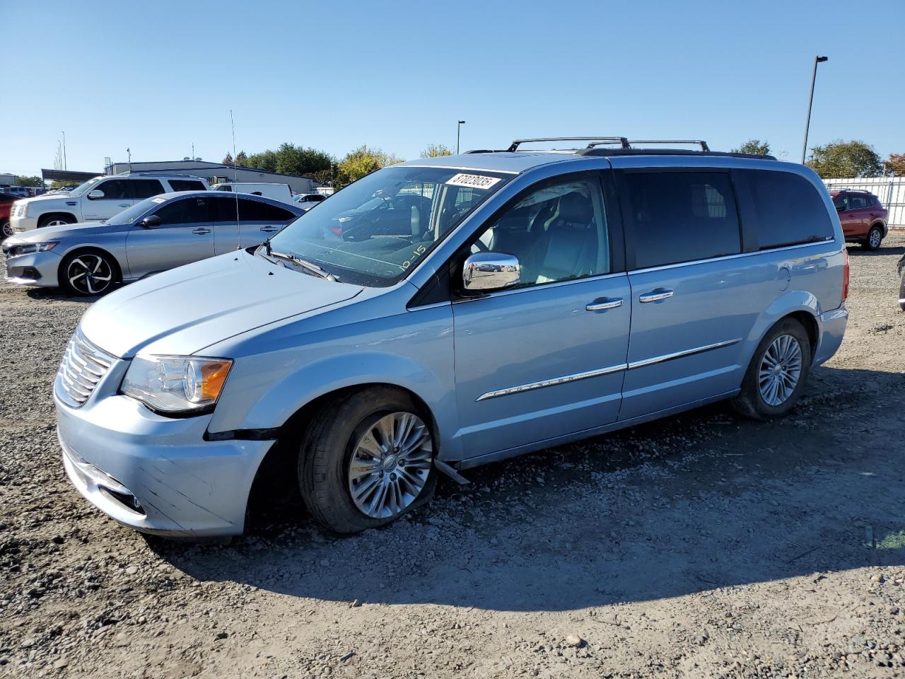 CHRYSLER TOWN & COUNTRY TOURING L
