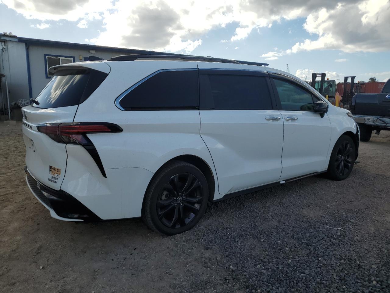 TOYOTA SIENNA XSE