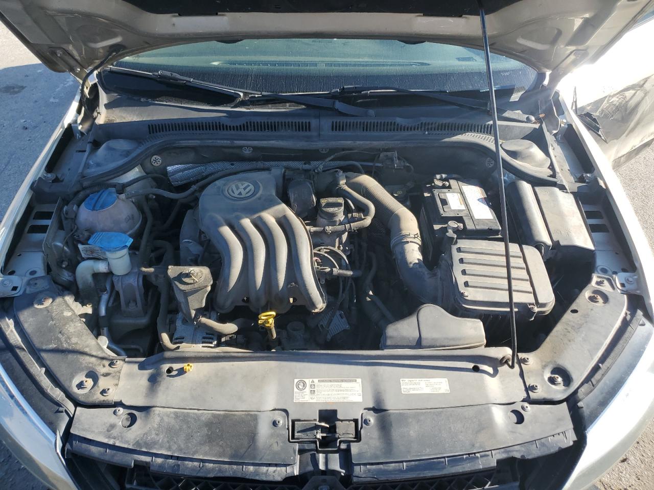 VOLKSWAGEN JETTA BASE