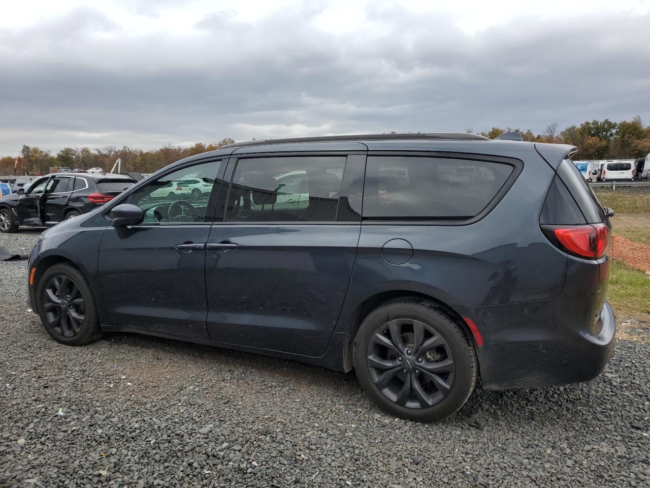 CHRYSLER PACIFICA TOURING L