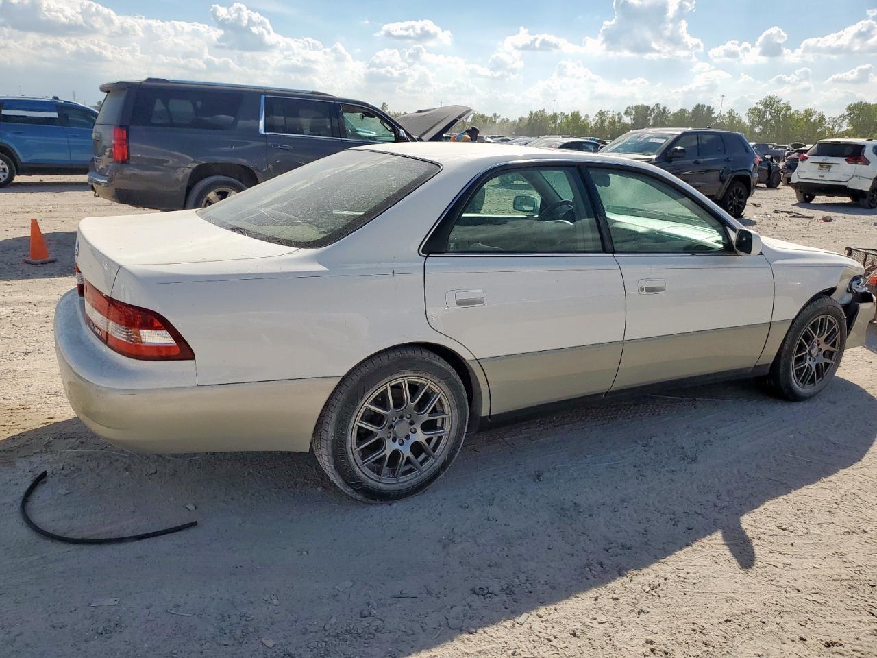 Lot #3296384641 2001 LEXUS ES 300