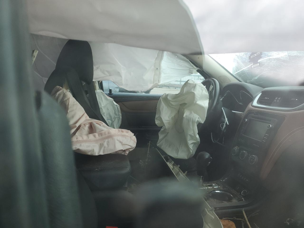 CHEVROLET TRAVERSE LT