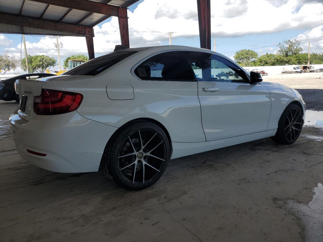 BMW 2 SERIES I