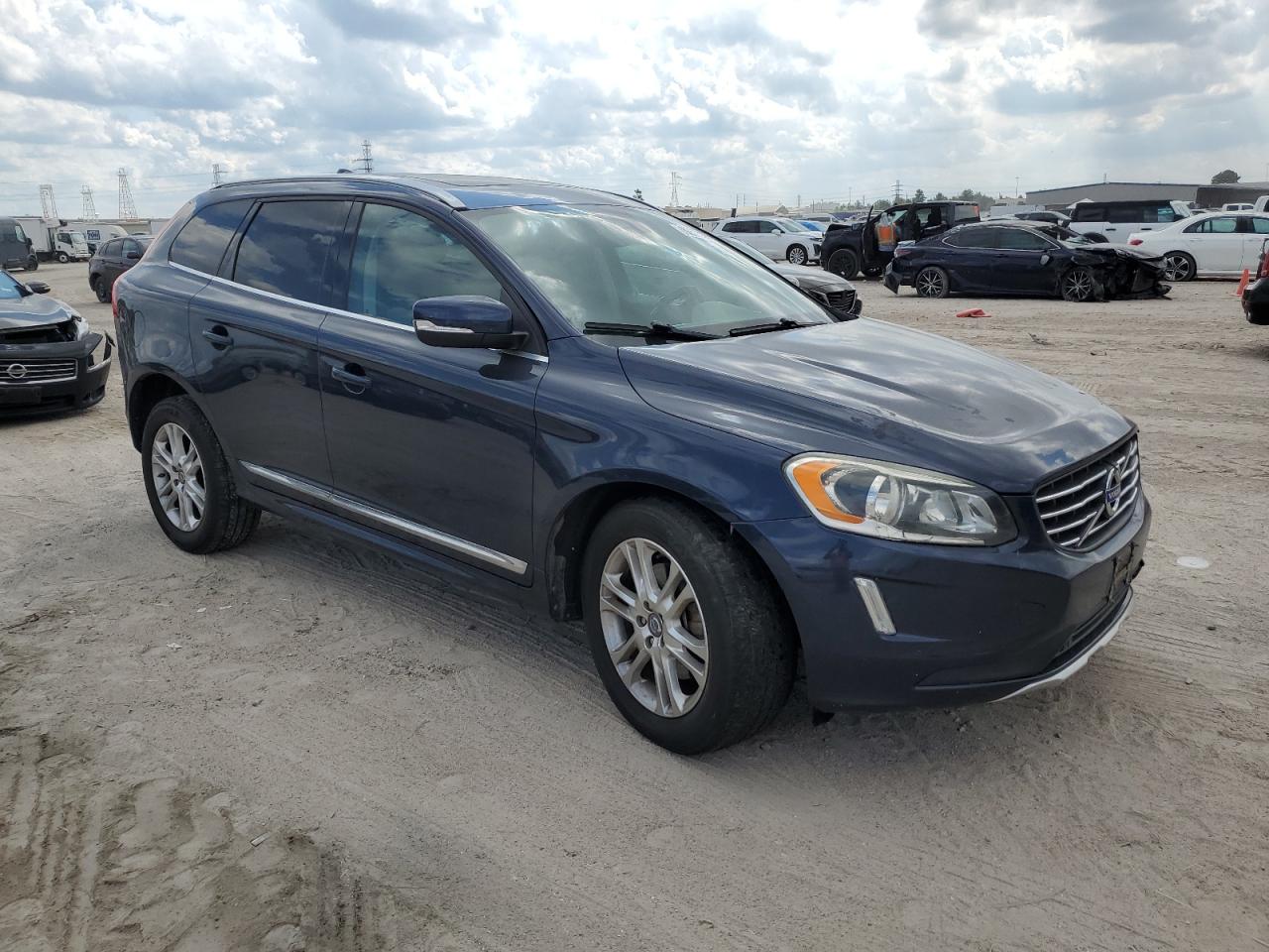 VOLVO XC60 T5 PLATINUM