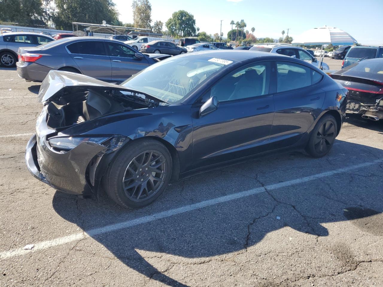 TESLA MODEL 3