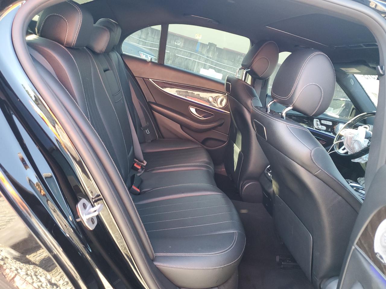 MERCEDES-BENZ E-CLASS 300