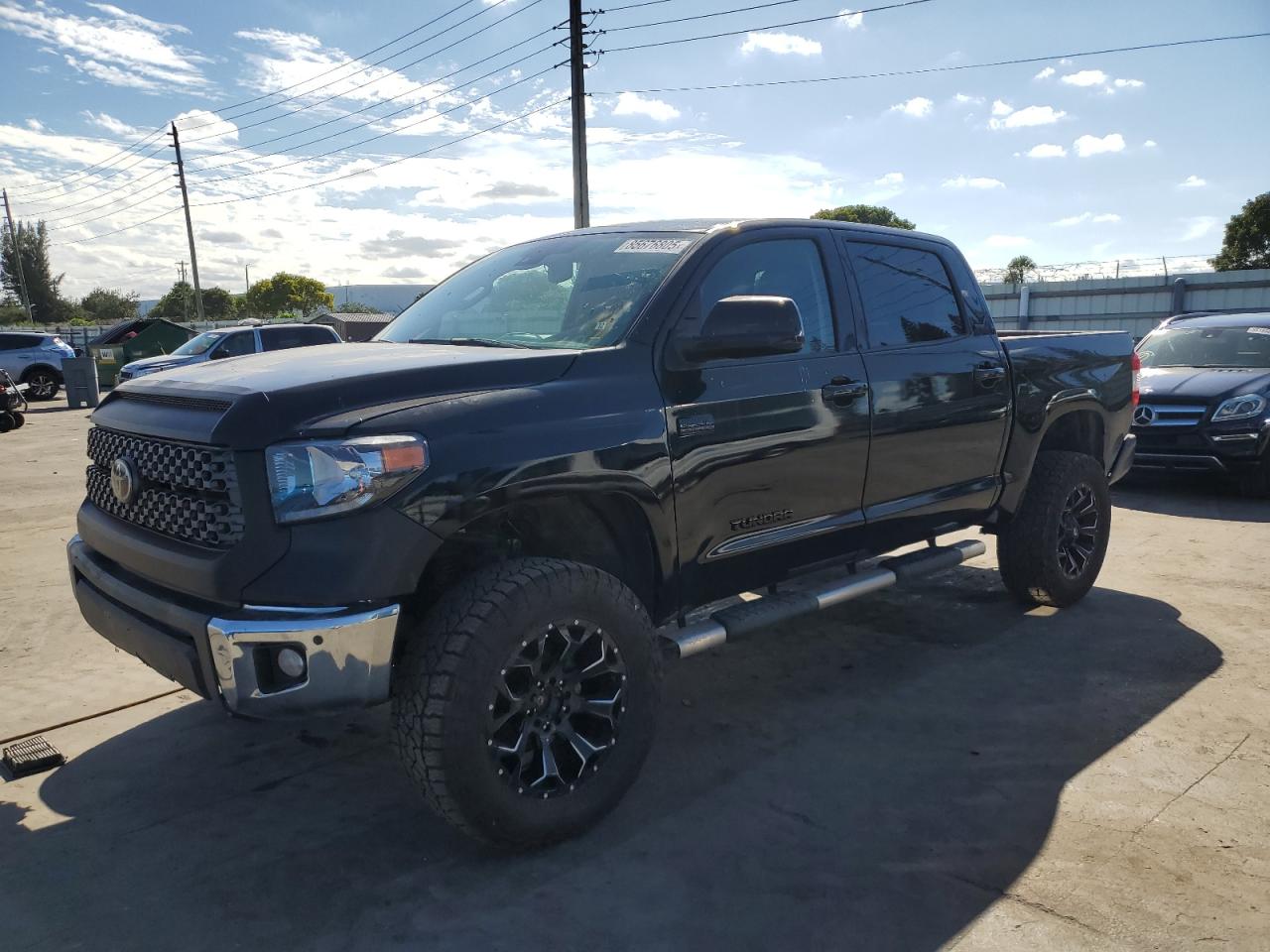 TOYOTA TUNDRA CREWMAX SR5