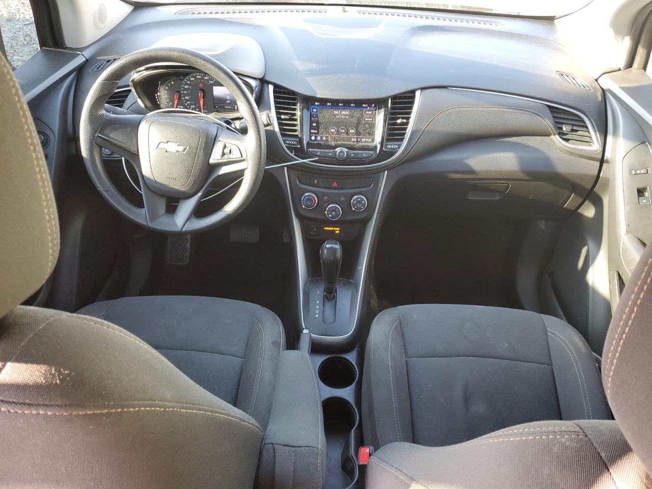 Lot #3303653927 2020 CHEVROLET TRAX LS