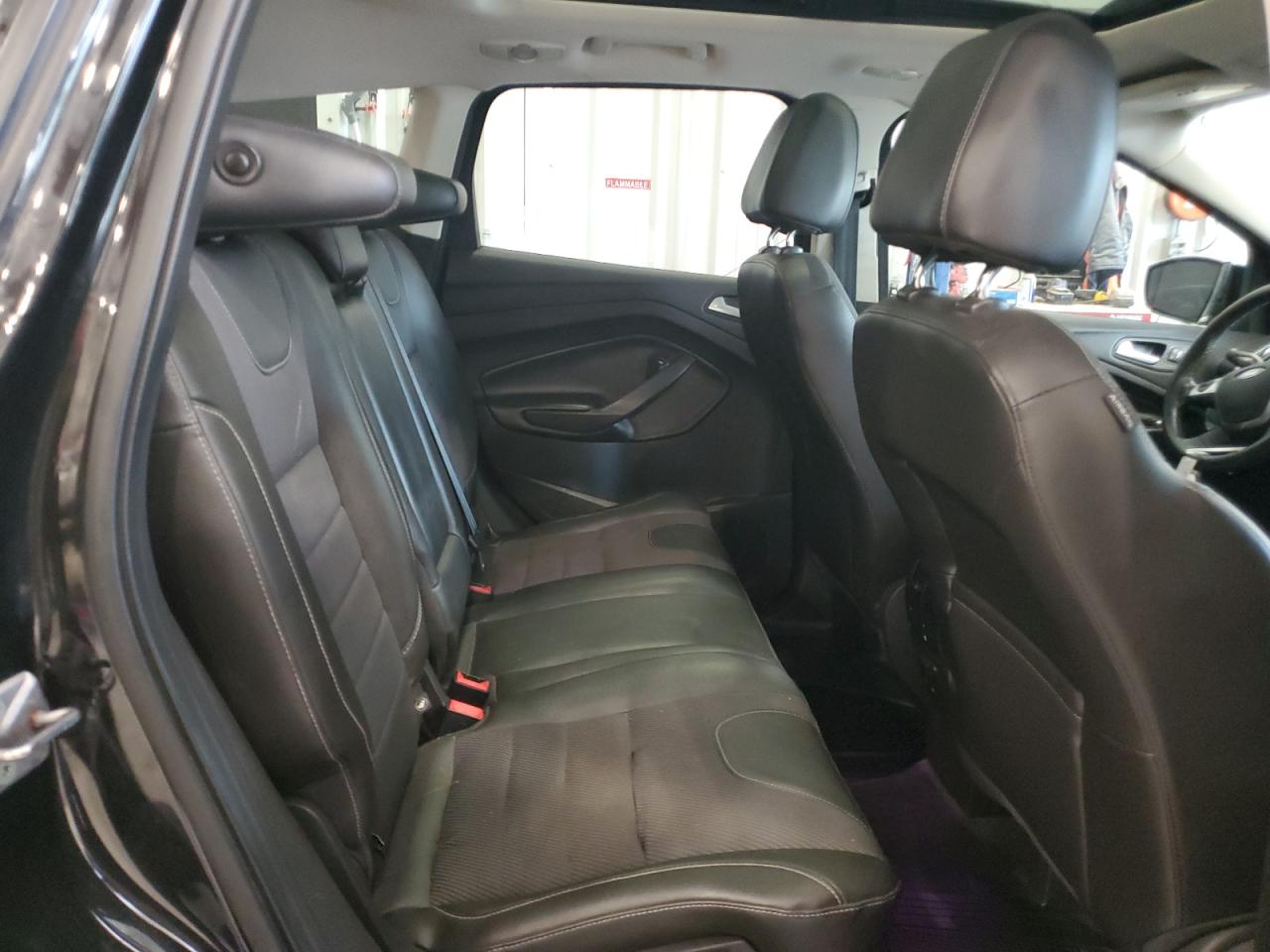 FORD ESCAPE TITANIUM