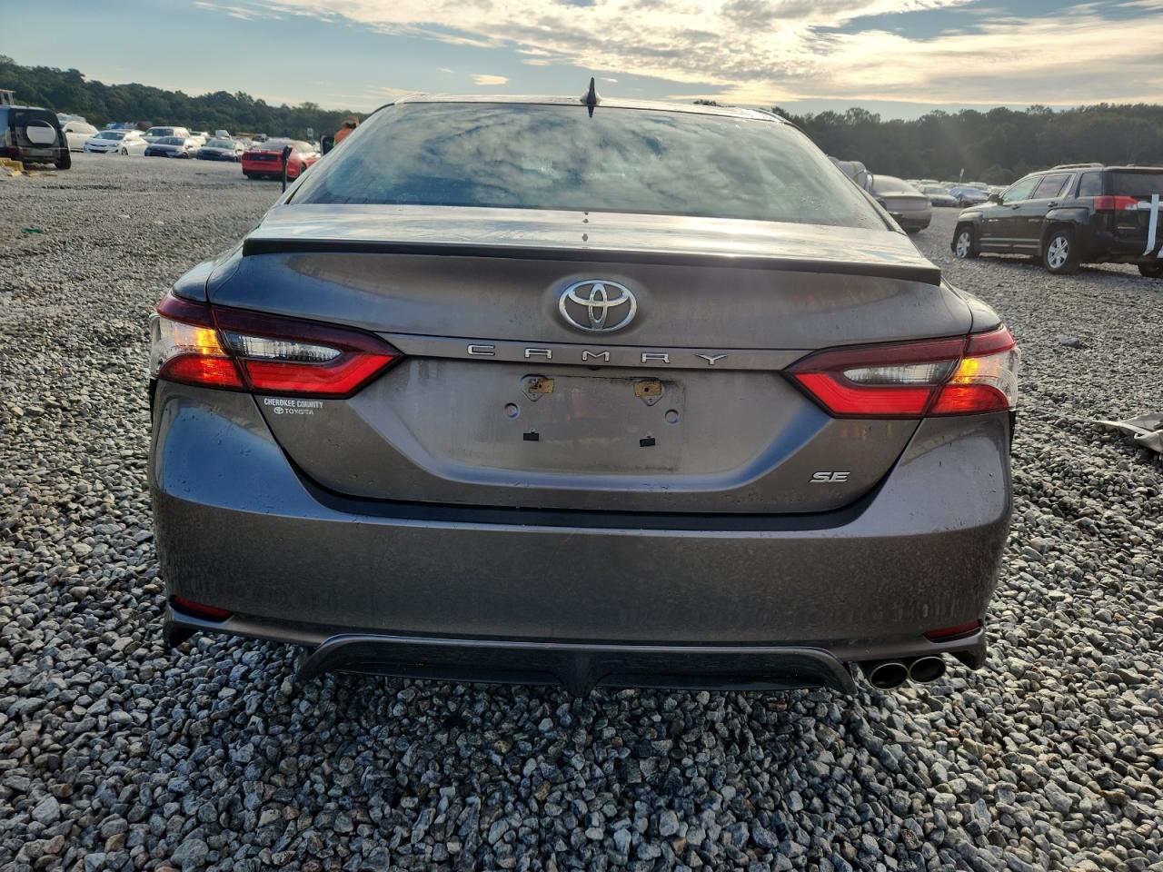 TOYOTA CAMRY SE