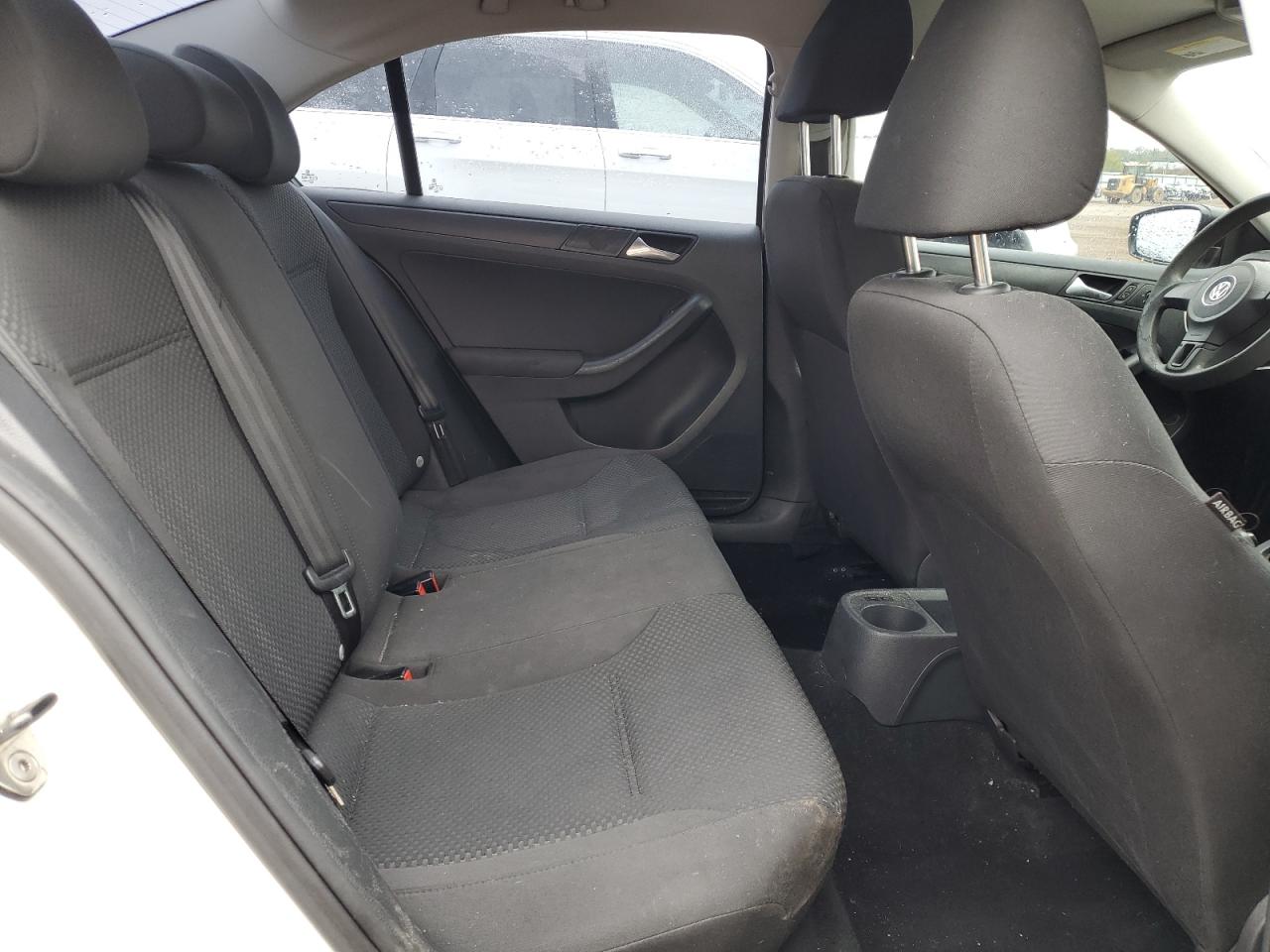 VOLKSWAGEN JETTA BASE