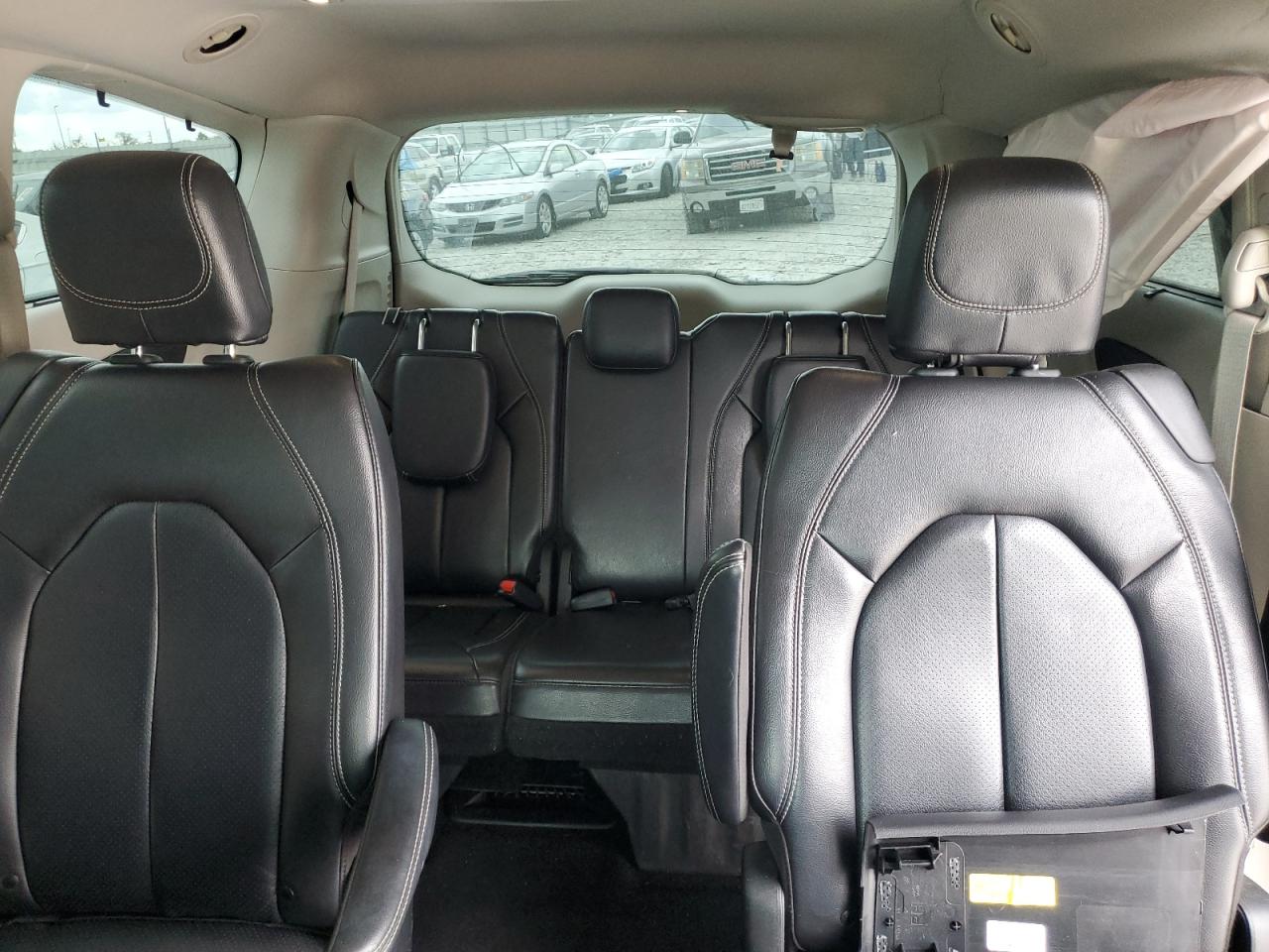 CHRYSLER PACIFICA TOURING L