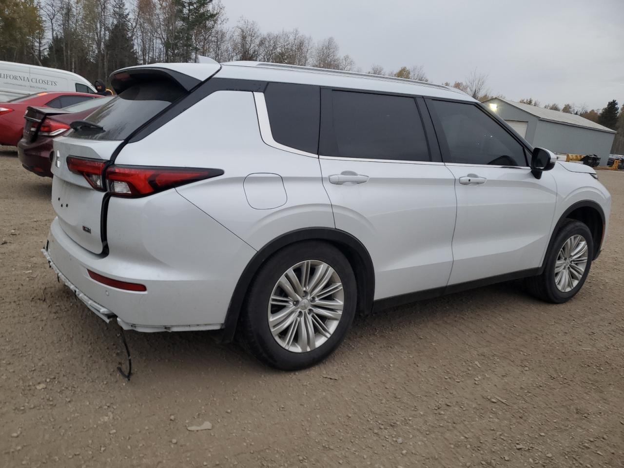 MITSUBISHI OUTLANDER SE