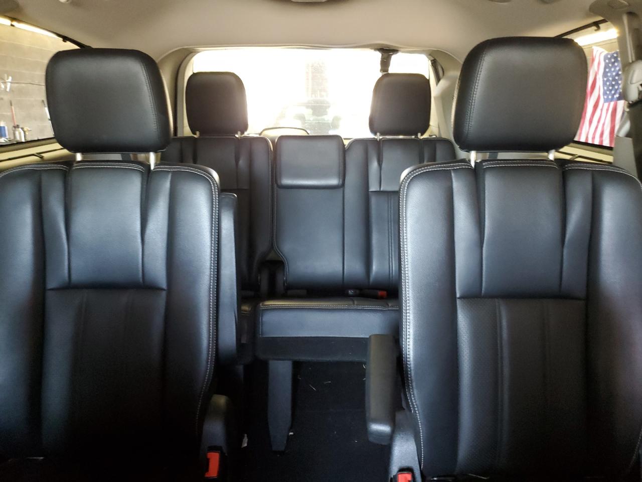 CHRYSLER TOWN & COUNTRY TOURING L