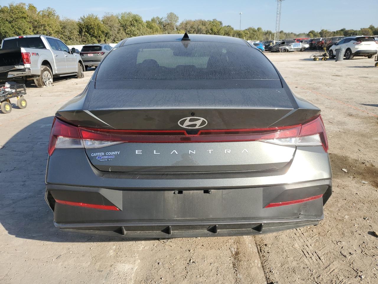 HYUNDAI ELANTRA SE