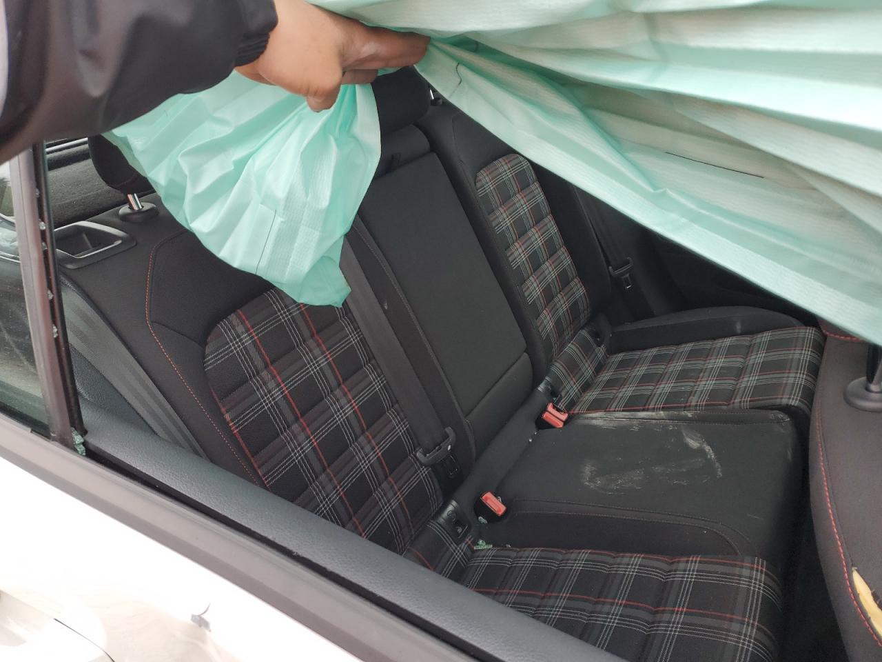 VOLKSWAGEN GOLF GTI S