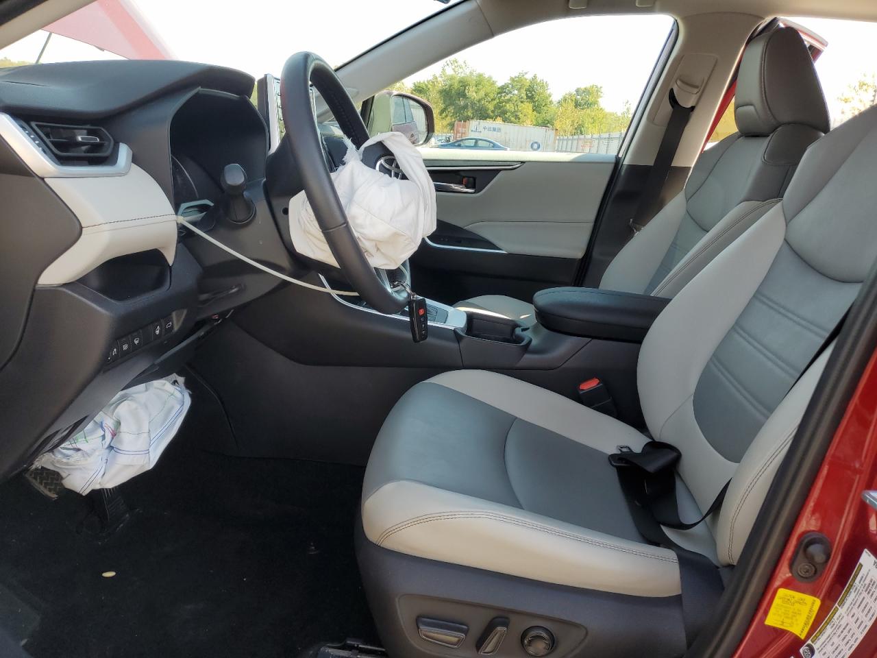 TOYOTA RAV4 XLE PREMIUM