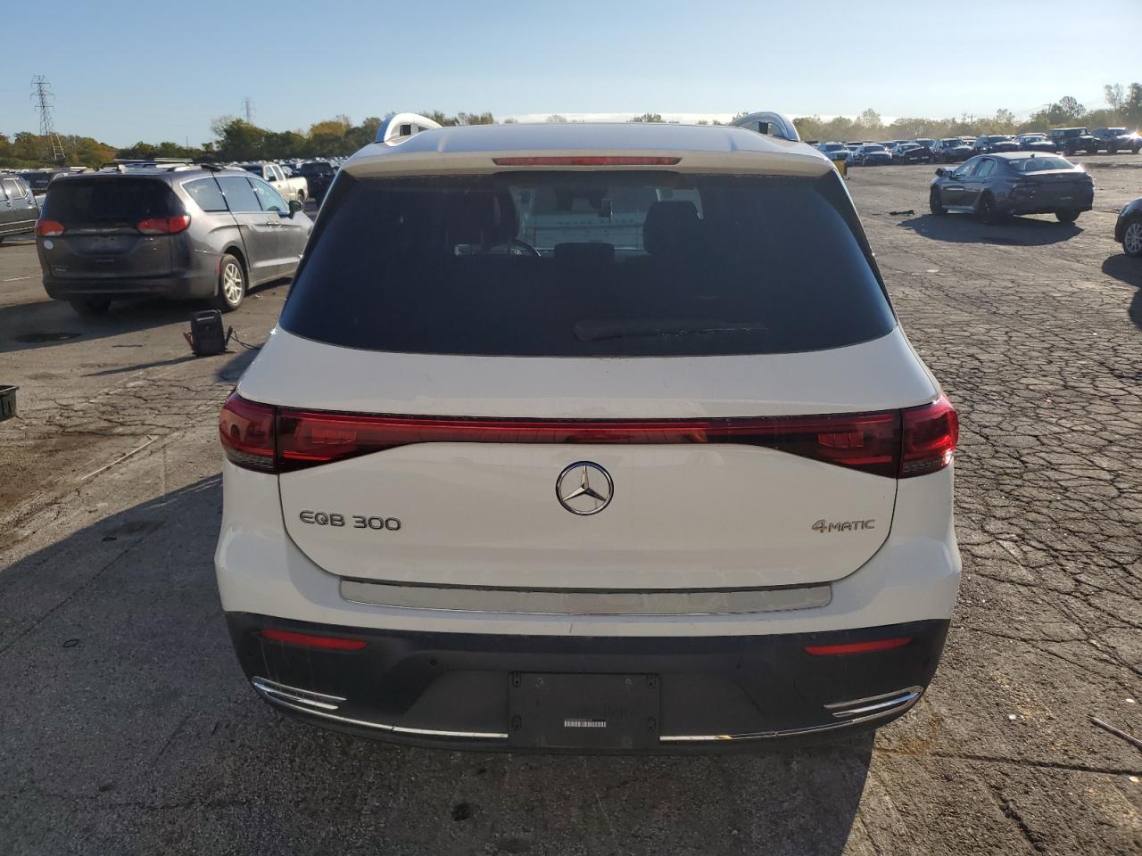 MERCEDES-BENZ EQB 300 4MATIC