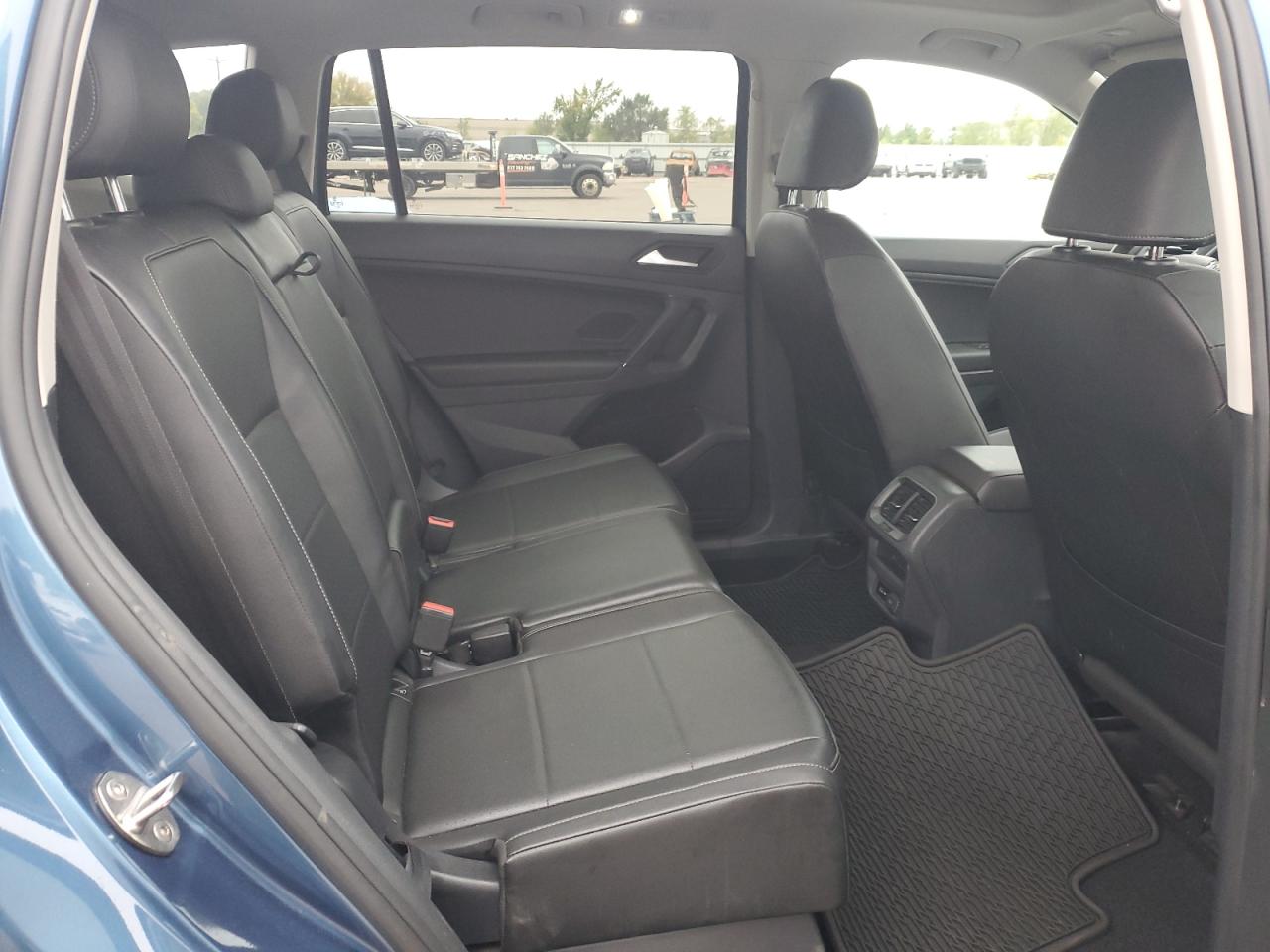 VOLKSWAGEN TIGUAN SE