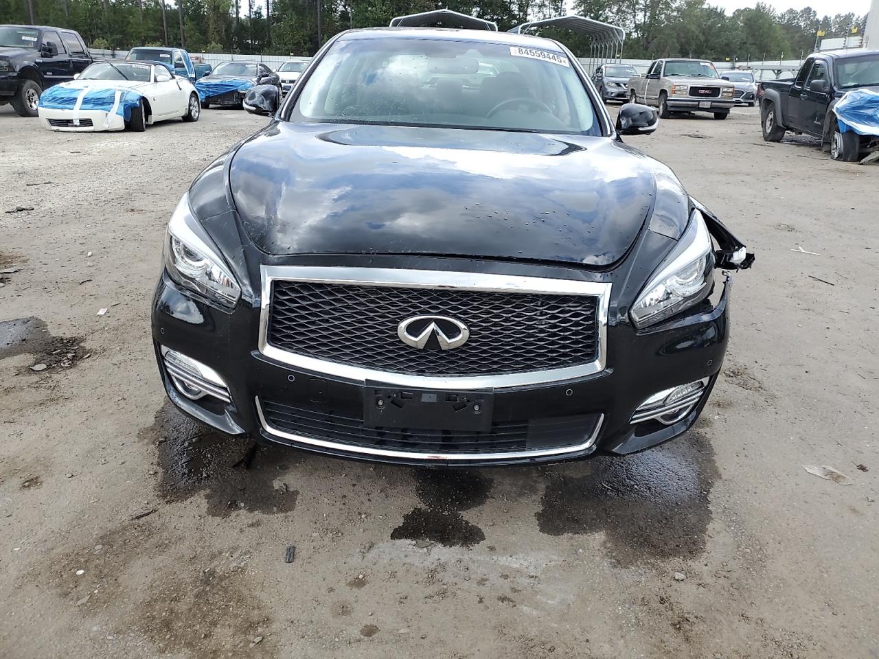 INFINITI Q70 3.7