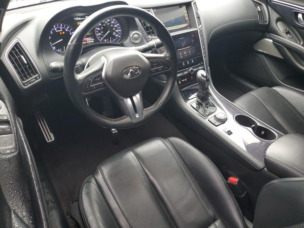 INFINITI Q60 RED SPORT 400