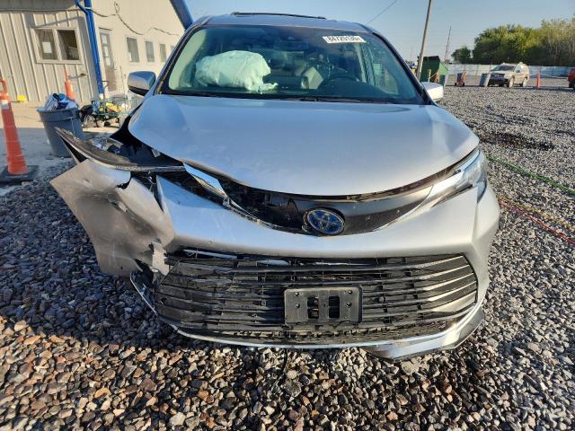 2022 TOYOTA SIENNA XLE #3284924933